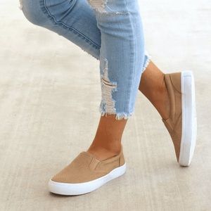 Flat casual slip on sneakers!!